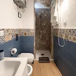 بيت ضيافة Landlord 31- Old Town باري