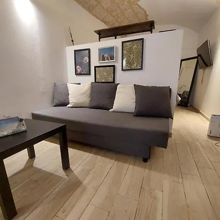 Guest house Landlord 31- Old Town