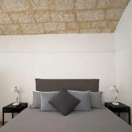 Landlord 31- Old Town بيت ضيافة باري